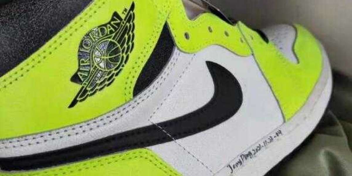 555088-702 Air Jordan 1 High OG Volt Black-Sail